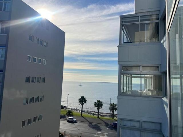 2 Bedroom apartment to rent in Mouille Point, Cape Town