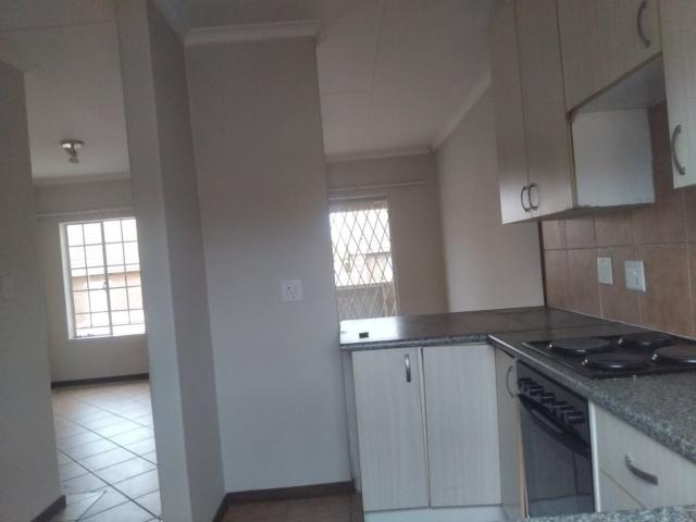 2 Bedroom Apartment to Rent in Mooikloof Ridge – Lion Sands