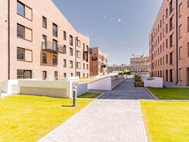 2 Bedroom Apartment To Rent In Maxwell Road, Glasgow, G41