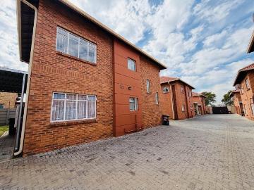 2 Bedroom apartment to rent in New Redruth, Alberton