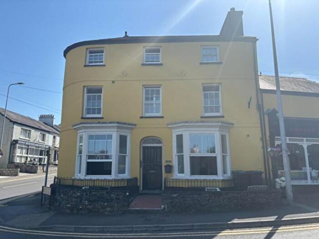 2 Bedroom Apartment To Rent In New Road, Llandeilo, Carmarthenshire SA19
