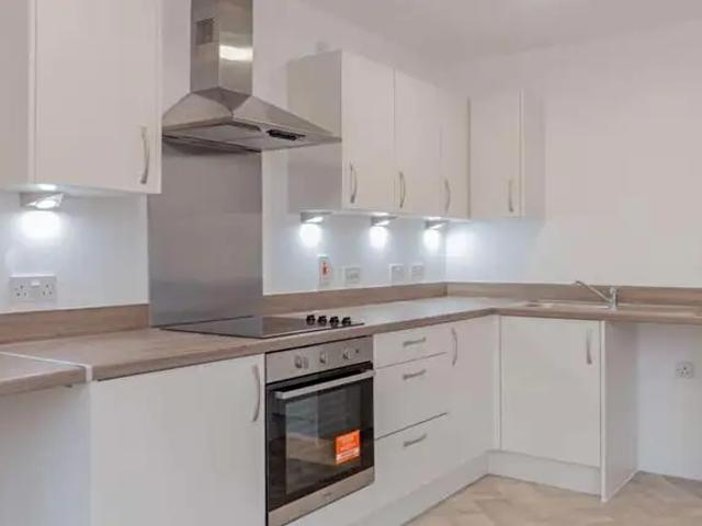 2 Bedroom Apartment To Rent In Newhall Street, Glasgow, G40