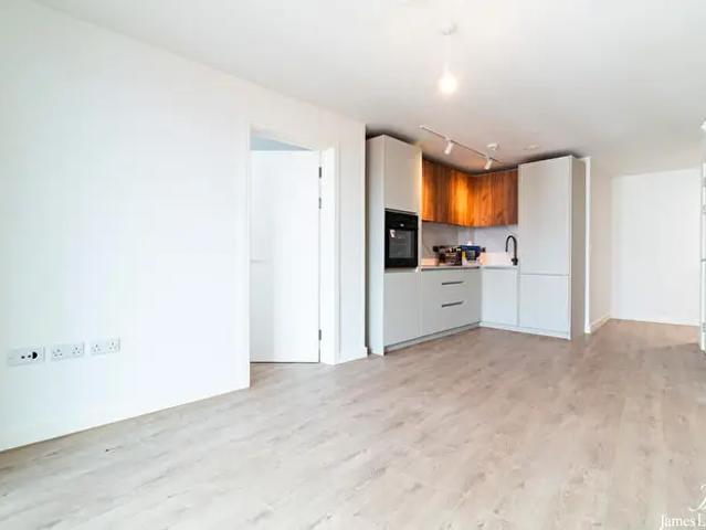 2 Bedroom Apartment To Rent In Sapphire Court, Bradford Street, Digbeth, B12