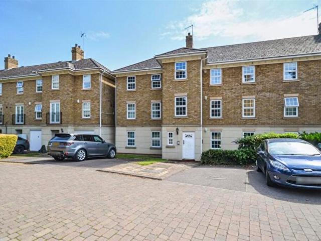 2 Bedroom Apartment To Rent In Scholars Court, Derngate, NN1