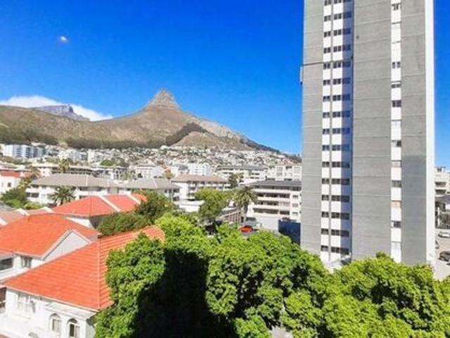 2 Bedroom apartment to rent in Sea Point, Cape Town