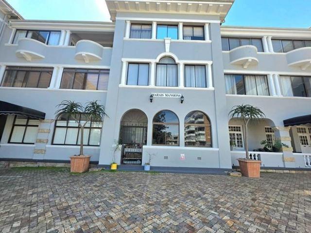 2 Bedroom apartment to rent in Sea Point, Cape Town