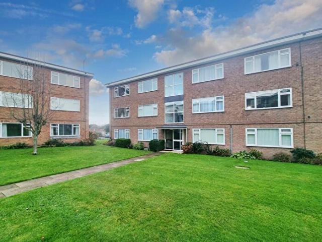 2 Bedroom Apartment To Rent In Pine Court, Leamington Spa, CV32