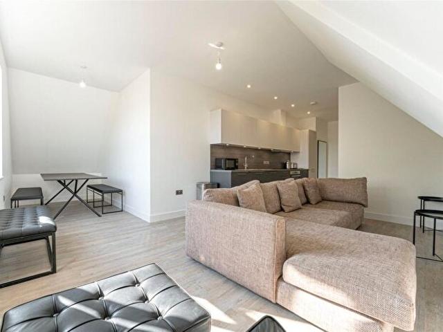 2 Bedroom Apartment To Rent In Royal House, Princes Gate, Homer Road, Solihull, B91