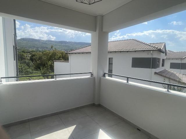2 Bedroom apartment rented in Ruimsig Country Estate, Roodepoort