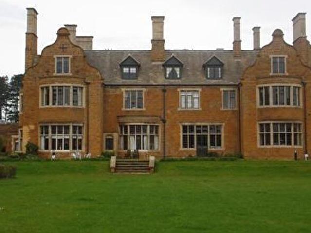 2 Bedroom Apartment To Rent In Woolston Close, Northampton, NN3