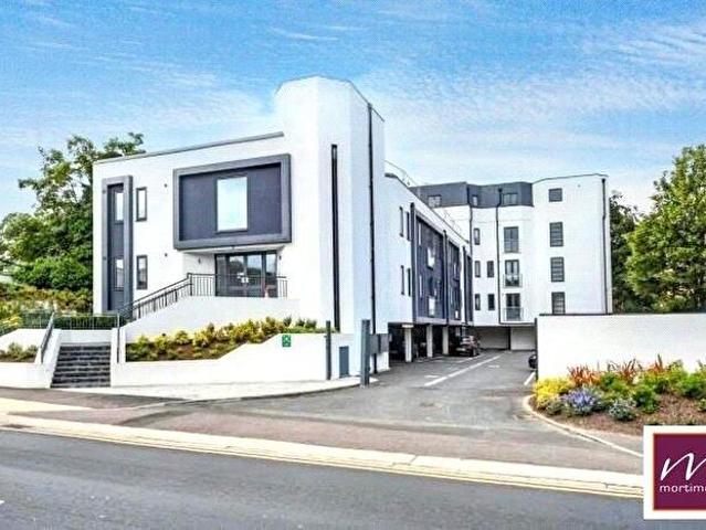 2 Bedroom Apartment To Rent In Walton Street, Aylesbury, Buckinghamshire, HP21