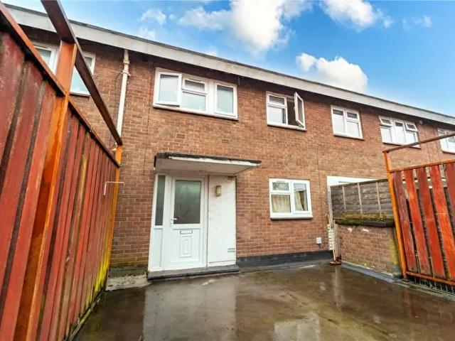2 Bedroom Apartment To Rent In Warwick Road, Acocks Green, Birmingham, West Midlands, B27