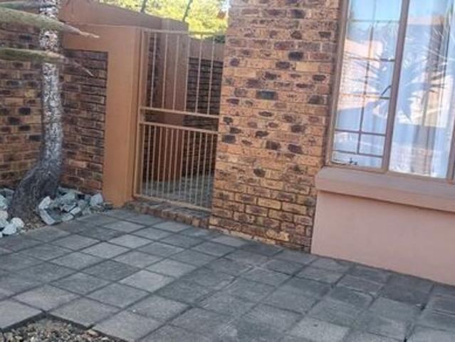 2 Bedroom apartment to rent in Weltevreden Park, Roodepoort