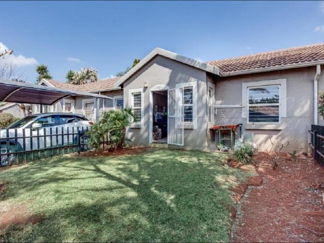2 Bedroom apartment to rent in Weltevreden Park, Roodepoort