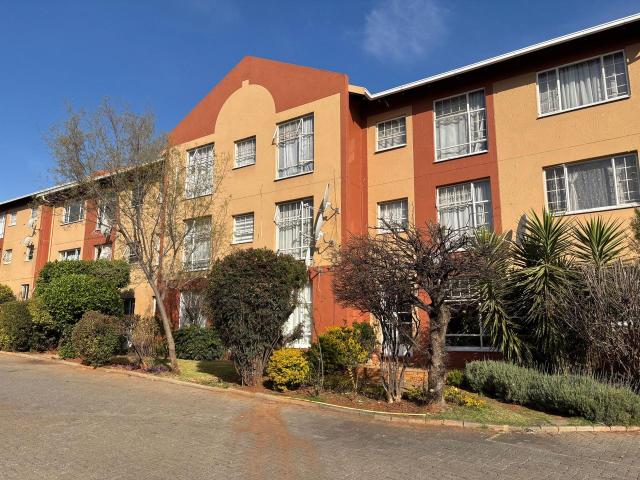 2 Bedroom apartment to rent in Weltevreden Park, Roodepoort