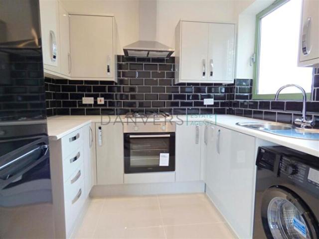 2 Bedroom Apartment To Rent In Western Boulevard, Leicester, LE2