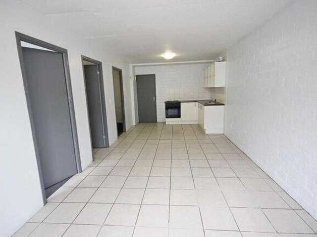 2 Bedroom apartment to rent in Wynberg, Cape Town