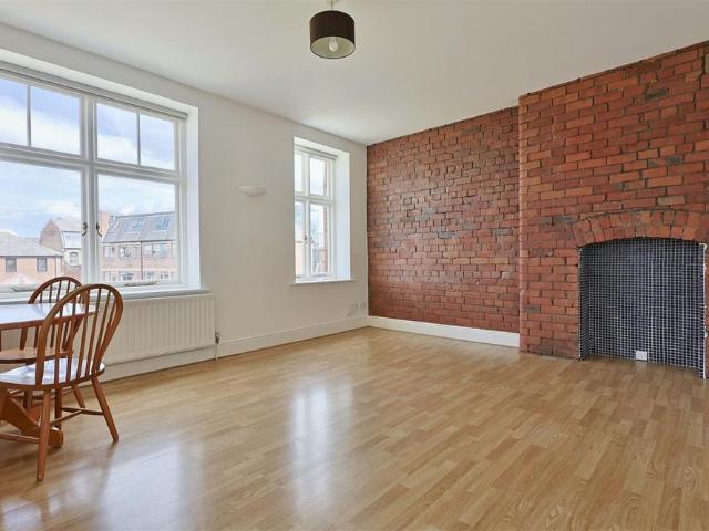 2 bedroom Apartment to rent in Temple Building, Bath Lane, Newcastle Upon Tyne NE4
