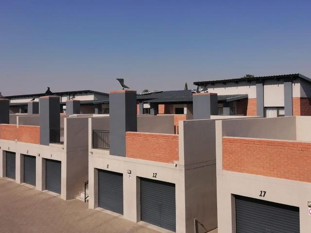 2 BEDROOM APARTMENT TO RENT IN TERENURE, KEMPTON PARK