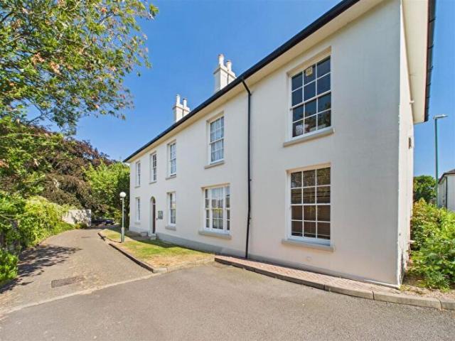 2 Bedroom Apartment To Rent In The Cedars, Nottingham, NG5
