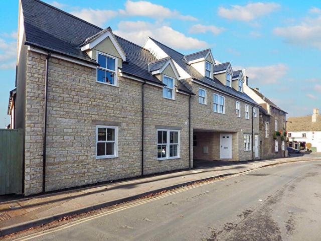 2 Bedroom Apartment To Rent In The Crofts, Witney, Oxfordshire, OX28