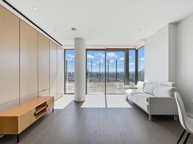 2 bedroom apartment to rent in the highly sought after One Bishopsgate Plaza, EC3A