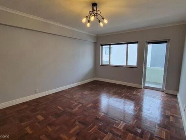 2 Bedroom apartment to rent in Three Anchor Bay, Cape Town