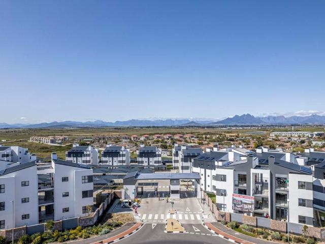 2 Bedroom apartment to rent in Uitzicht, Durbanville