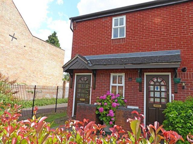 2 Bedroom Apartment To Rent In Yew Tree Court, Tachbrook Street, Leamington Spa, Warwickshire, CV31