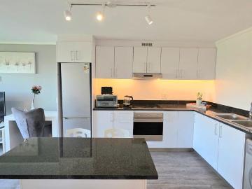 2 Bedroom apartment to rent in Zonnebloem, Cape Town