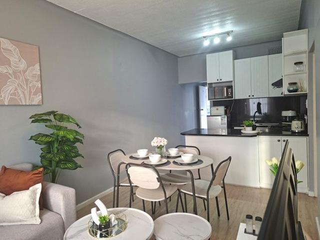 2 Bedroom apartment to rent in Zonnebloem, Cape Town