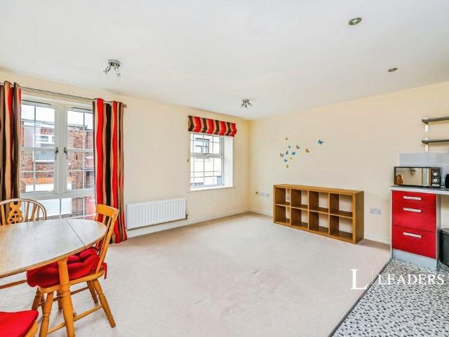 2 bedroom apartment to rent Oxford Street, Long Eaton, Nottingham, Derbyshire, NG10