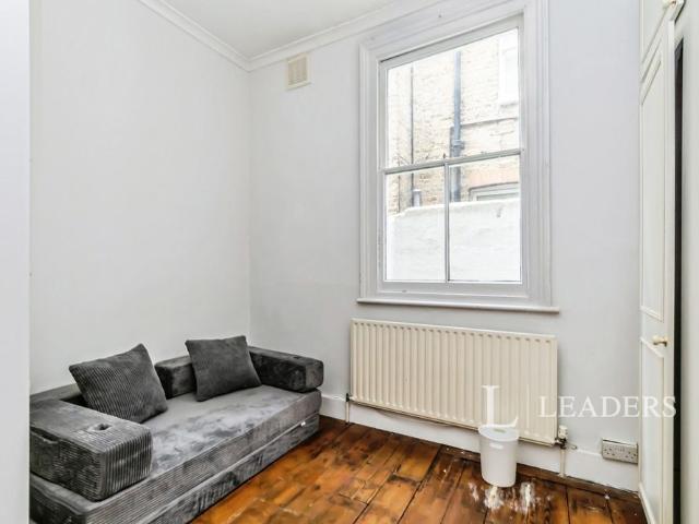 2 bedroom apartment to rent Manor Road, Beckenham, BR3