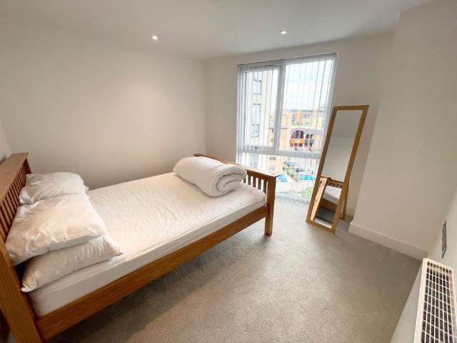 2 bedroom apartment to rent Maritime Walk, Southampton, SO14