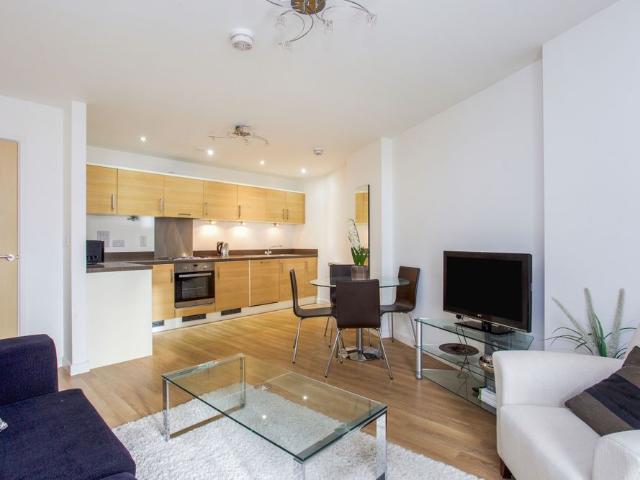 2 bedroom apartment to rent Nankeville Court, Guildford Road, Woking, GU22