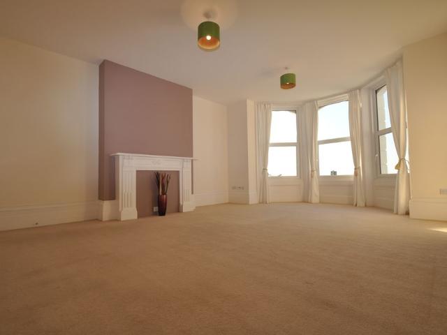 2 bedroom apartment to rent South Cliff, Eastbourne, BN20