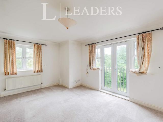 2 bedroom apartment to rent Sandown Court, Newbury Road, Crawley, RH10