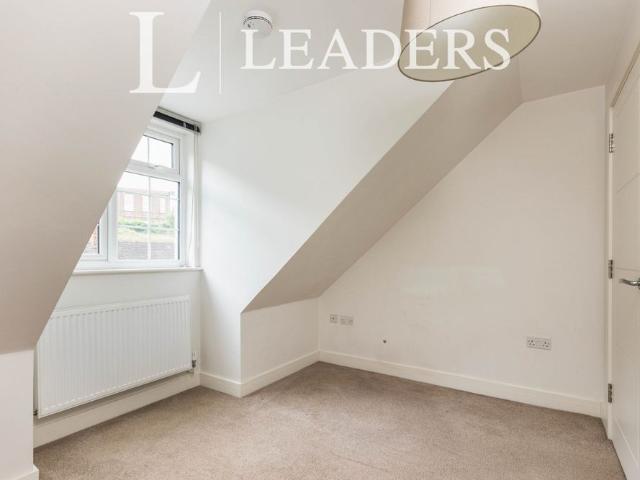 2 bedroom apartment to rent St. Johns Hill, Sevenoaks, TN13