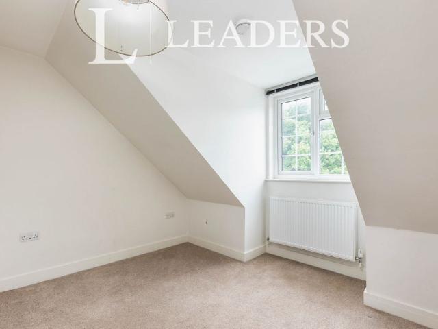 2 bedroom apartment to rent St. Johns Hill, Sevenoaks, TN13