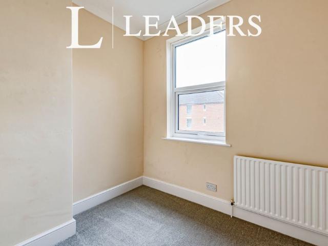 2 bedroom apartment to rent St. James Road, East Grinstead, RH19