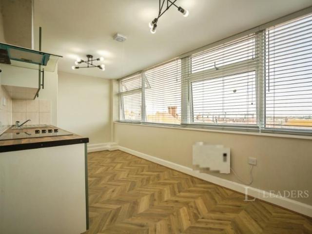 2 bedroom apartment to rent Roman Square, Sittingbourne, Kent, ME10