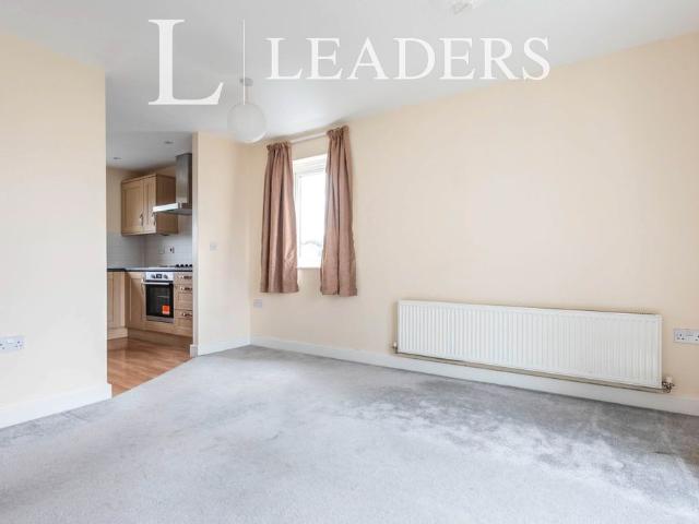 2 bedroom apartment to rent Reynolds Avenue, Redhill, RH1