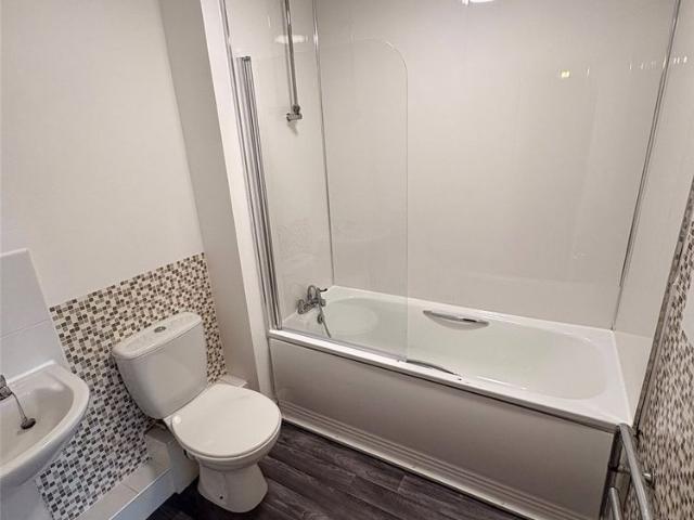 2 bedroom apartment to rent Woodcock Drive, Platt Bridge, Wigan, WN2
