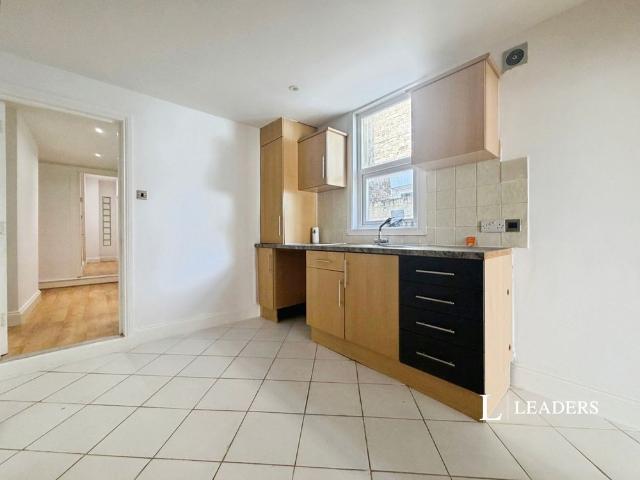 2 bedroom apartment to rent Worthing, Harrow Road, BN11