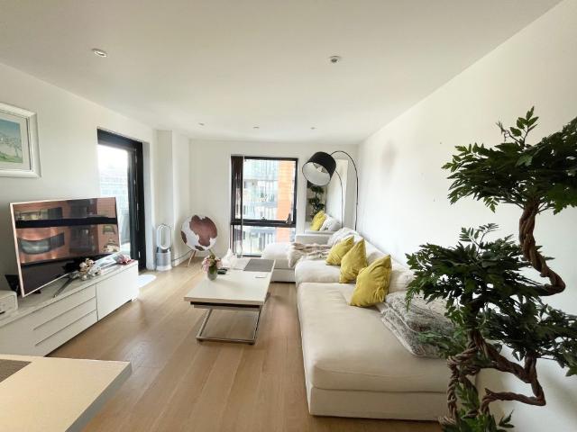 2 bedroom apartment to rent The Hawkins Tower, Ocean Way, Southampton, SO14