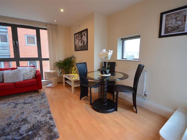 2 bedroom apartment to rent The Point, 6 Bellar Gate, Nottingham, NG1