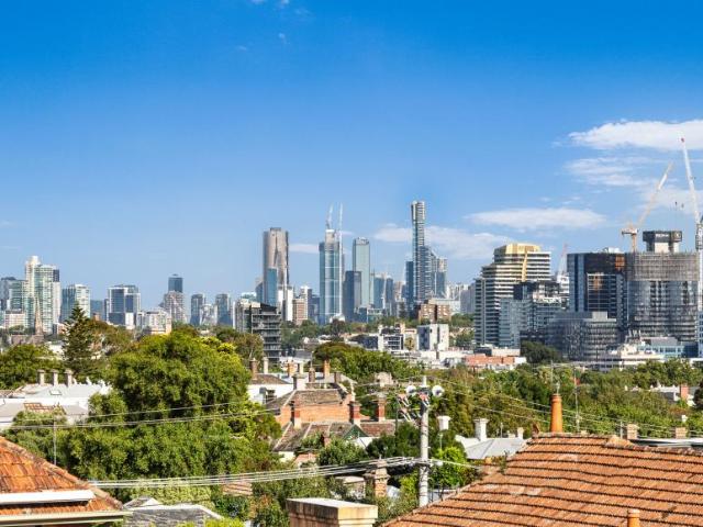 2 Bedroom Apartment Toorak VIC 105435912