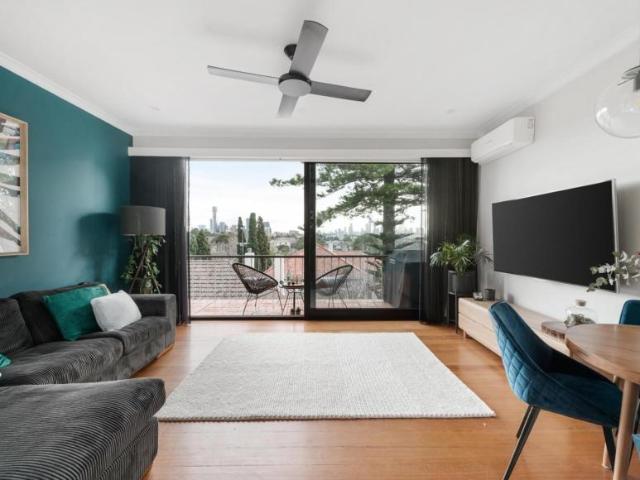 2 Bedroom Apartment Toorak VIC 105863314
