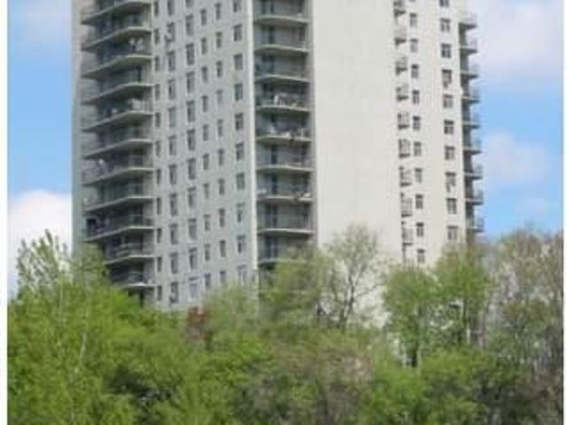 2 Bedroom Apartment Toronto ON 105543045
