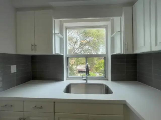 2 Bedroom Apartment Toronto ON 99505049